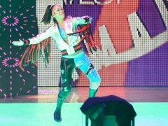 Bayley (33)