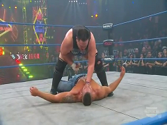 Samoa Joe 19.01.12 4