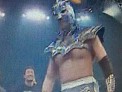 Ultimo_leaves_the_Ring