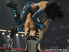 Beth Phoenix-25.01.09 3